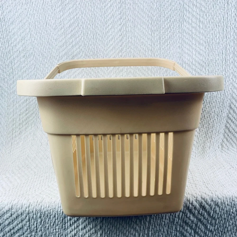 Vtg Rubbermaid Store N Carry Grocery Shopping‎ Basket Beige Plastic Utility 2686